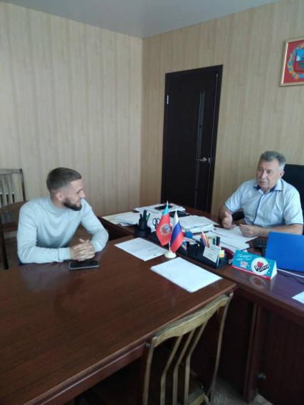 Разговор с руководителем футбольной школы. Разговор с руководителем футбольной школы.