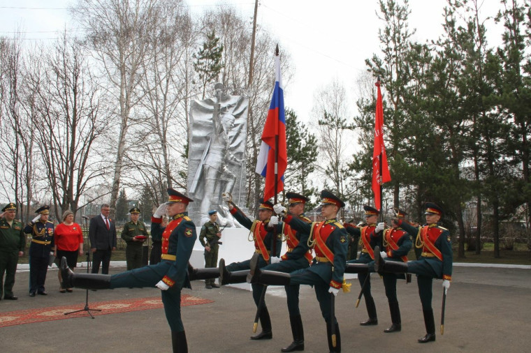 Родственникам участника ВОВ передан орден Красной Звезды.