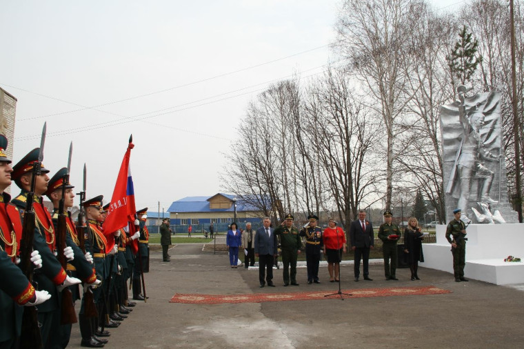 Родственникам участника ВОВ передан орден Красной Звезды.
